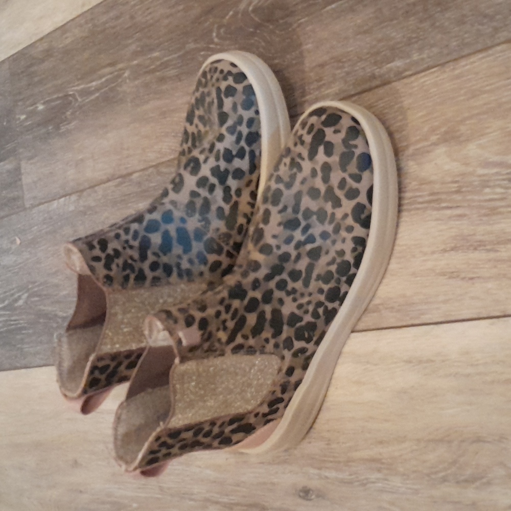 Hey Dude Booties leopard print size 3youth